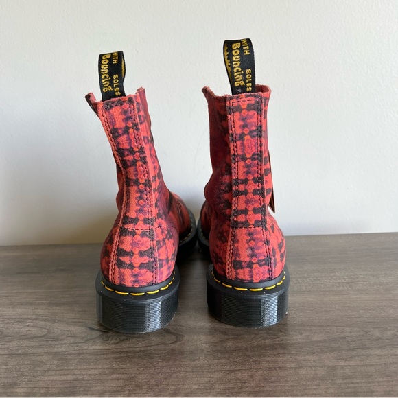 Dr. Martens 1460 Pascal Tie Dye Soft Suede Leather Lace Up Boot NEW Size 9 - Picture 7 of 10